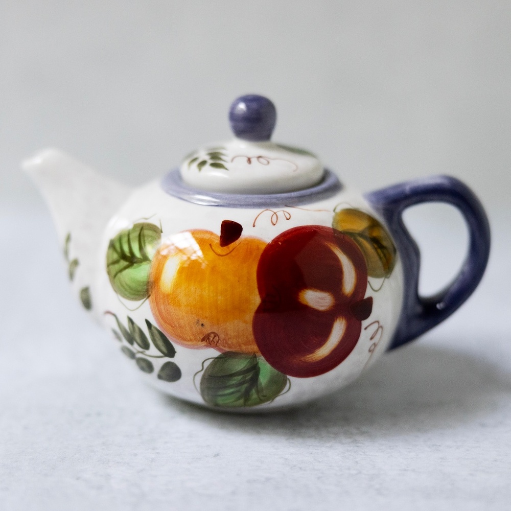 Oneida Vintage Fruit China Ceramic Hand Painted Mini Tea Pot Decorative Lidded